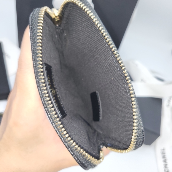 Brand new 22S authentic Chanel zipped card holder wallet - Picture 9 of 15